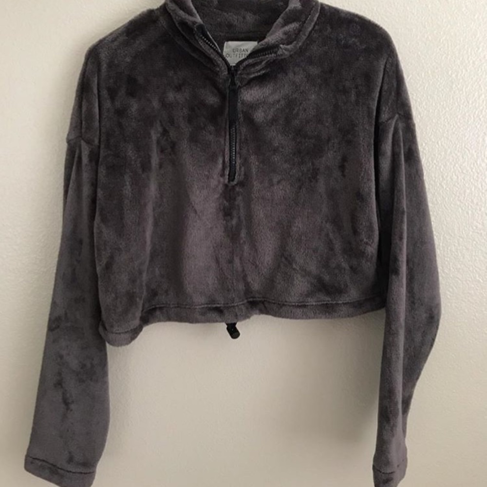 URBAN OUTFITTER Grey Fourth Zip Cropped Top